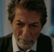 Rezumat „Minciuni de familie”, episodul 28, difuzat în 6 august la Kanal D: Oylum suferă un accident auto, iar Tarik se răzgândește asupra divorțului